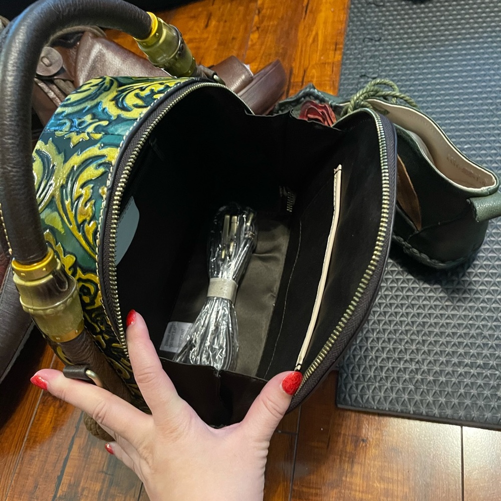 Handbag - Picture 6 of 9